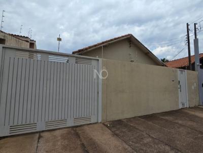 Casa Usada para Venda, em Tr�s Lagoas, bairro Santos Dumont, 3 dormit�rios, 2 banheiros, 3 vagas