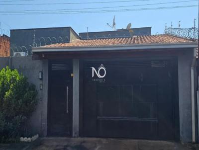 Casa Usada para Venda, em Tr�s Lagoas, bairro Carand�, 3 dormit�rios, 3 banheiros, 1 su�te, 2 vagas
